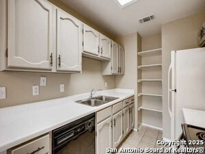 Building Photo - 5946 Cliff Bank St