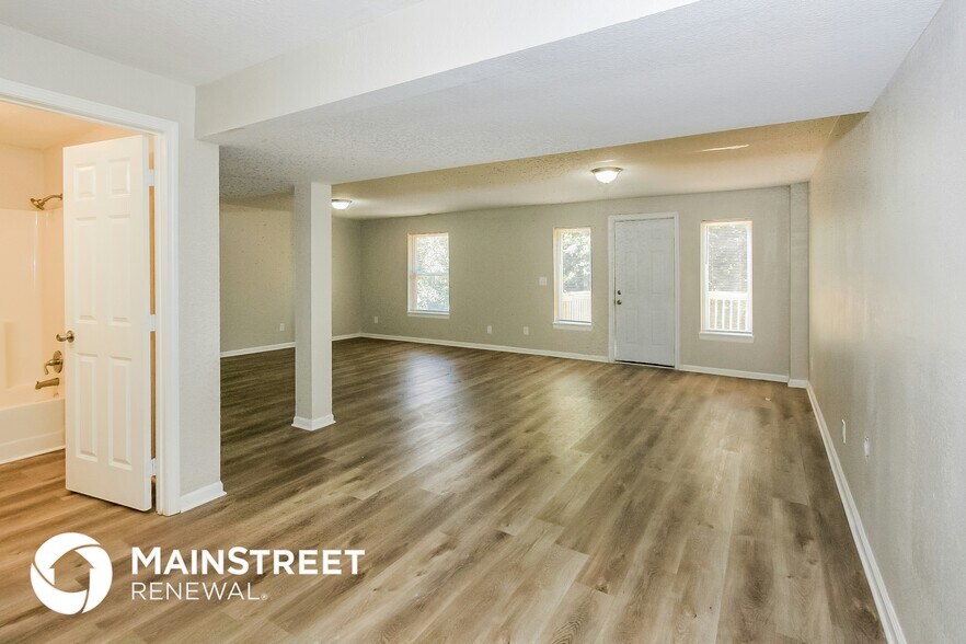 Building Photo - 11210 N Ditman Ave