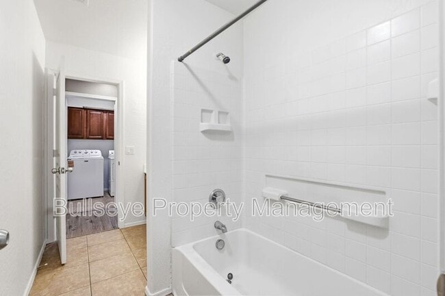 Building Photo - 21069 N Jocelyn Ln