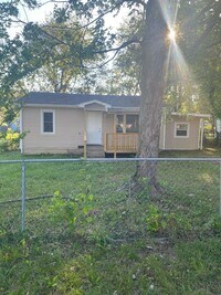 Building Photo - 3-Bedroom Home in a Quiet Neighborhood!