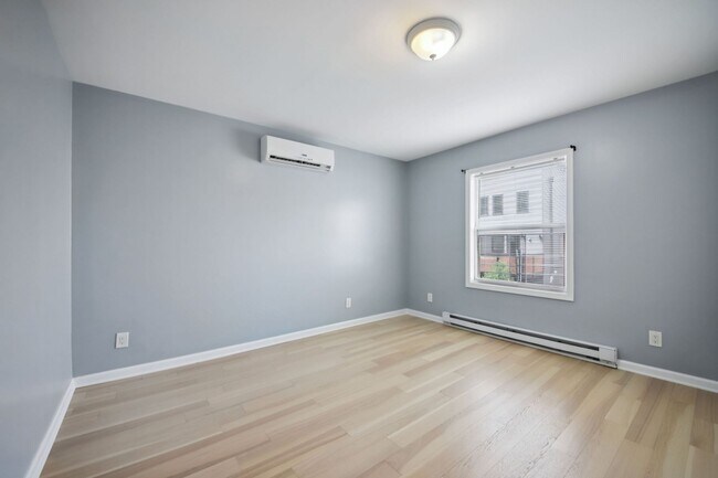 Building Photo - 259 Pine St