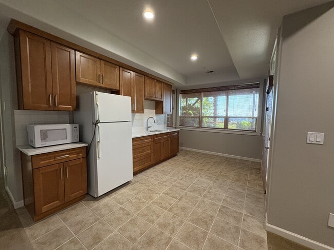 Building Photo - 10630 SW Kable St