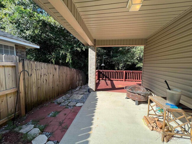 Building Photo - 702 Mozingo Ln