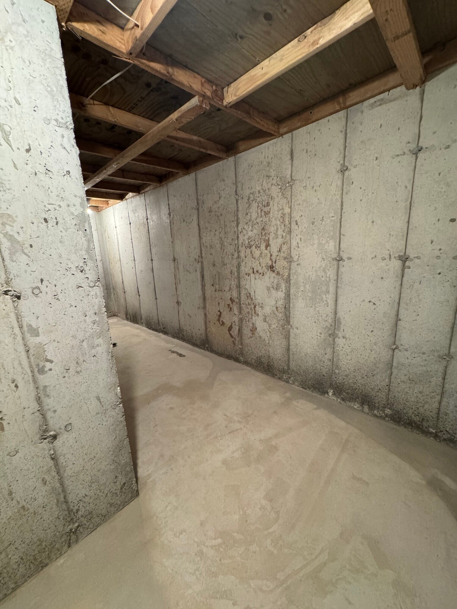 Building Photo - 3361 W Pond Dr