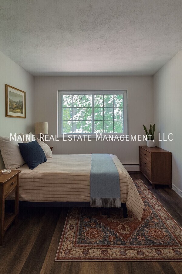 Building Photo - 20 Tall Pines Dr