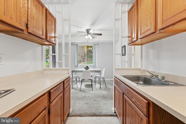 Building Photo - 5406 85th Ave