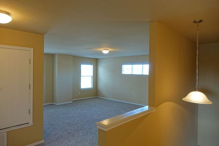 Building Photo - 7305 Prairie Twyne Dr