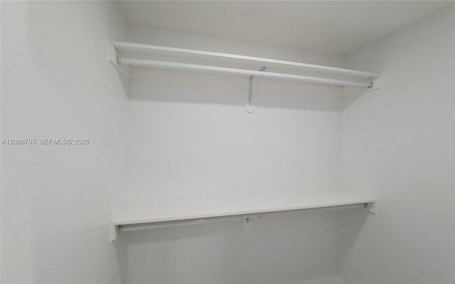 Building Photo - 216 Shadow Way