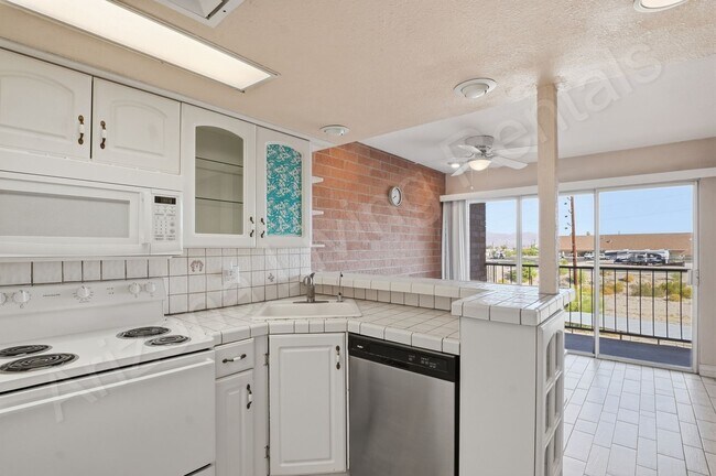 Building Photo - 89 Acoma Blvd N