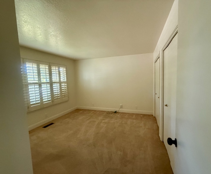 Building Photo - 2582 American River Dr