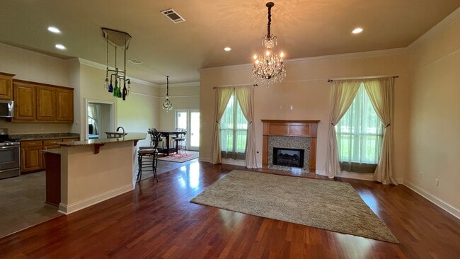 Building Photo - 20175 Kingland Dr