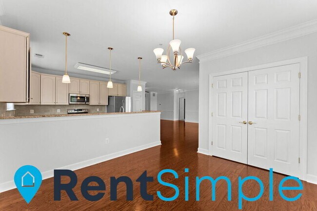 Building Photo - 15221 Royal Crest Dr