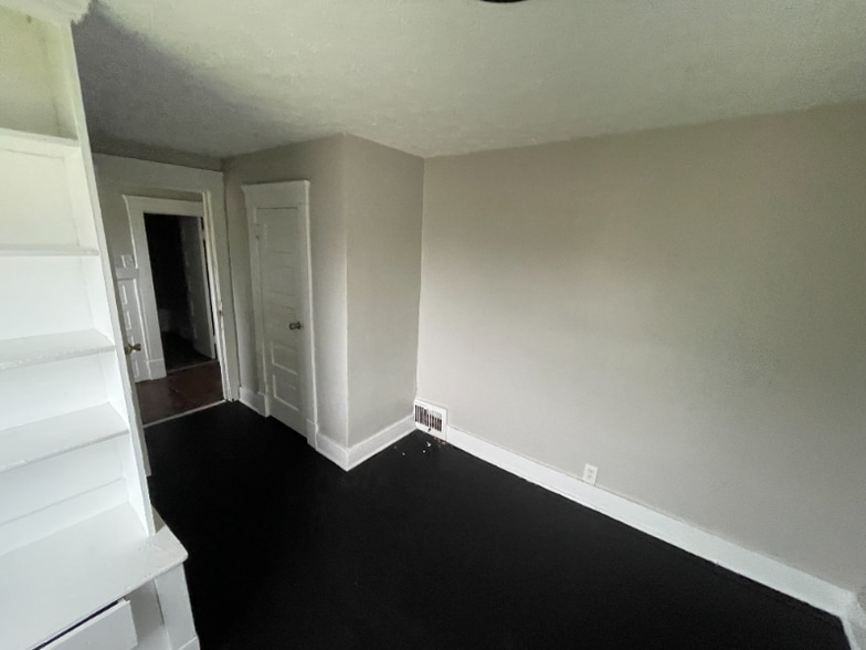 Building Photo - 1733-1737 Long Ave