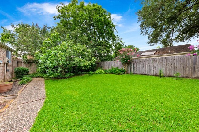 Building Photo - 12210 Ravenmoor Dr