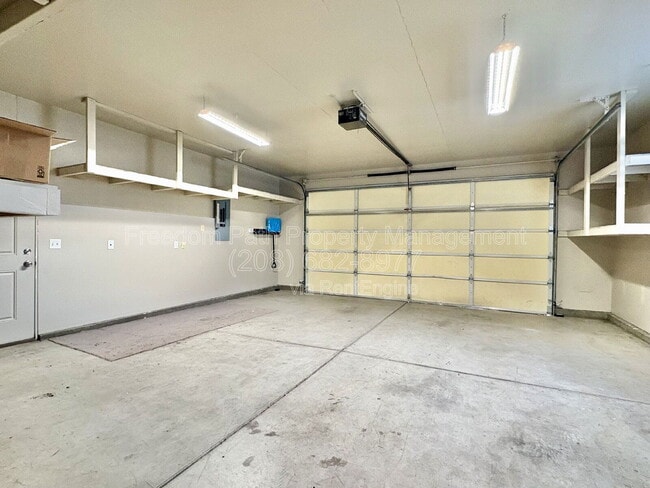 Building Photo - 594 W Ashworth Ln