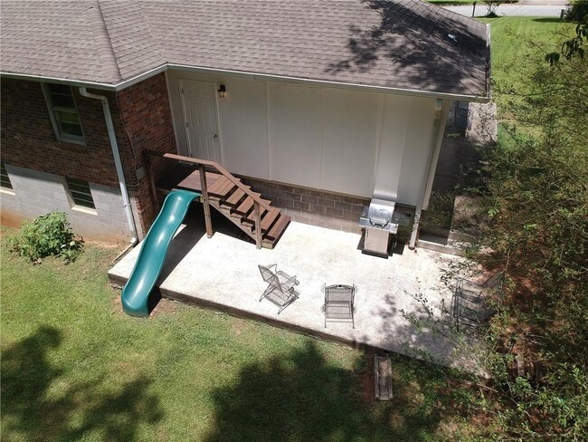 Building Photo - 2720 Birchwood Way SW