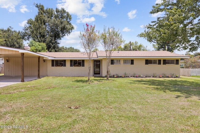 Building Photo - 209 Karen Dr