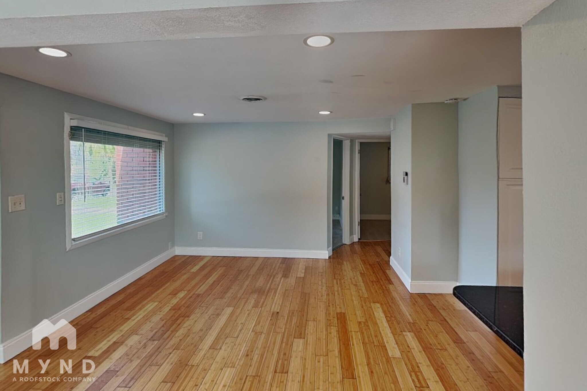 Building Photo - 10212 117 Dr N