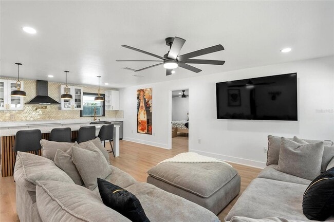 Building Photo - 2350 Sherbrooke Rd