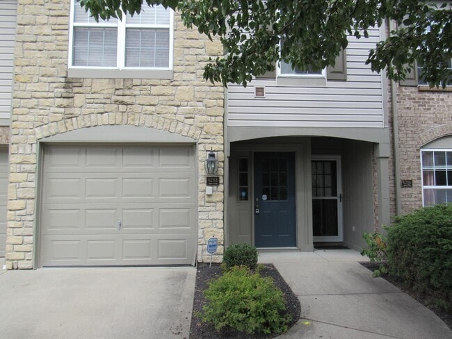 Building Photo - 6288 Lake Springs