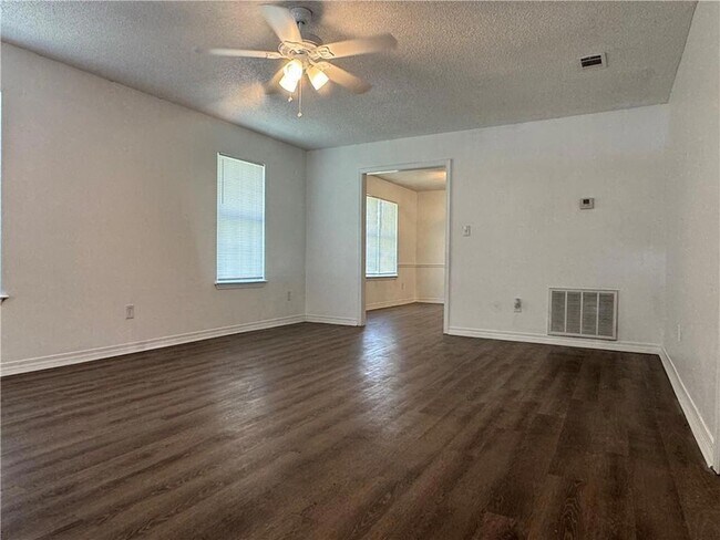 Building Photo - 3080 Beth Ct