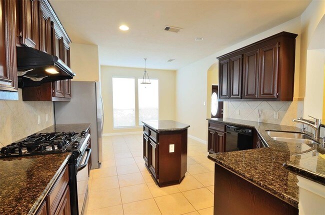 Building Photo - 20919 Field Manor Ln