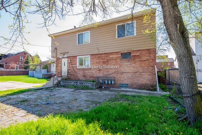 Building Photo - 2561 Harrison St