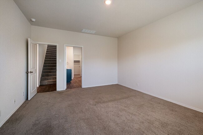 Building Photo - *MOVE IN SPECIAL: HALF OFF OF FIRST MONTHS RENT, IF MOVED IN BY DECEMBER 2025*