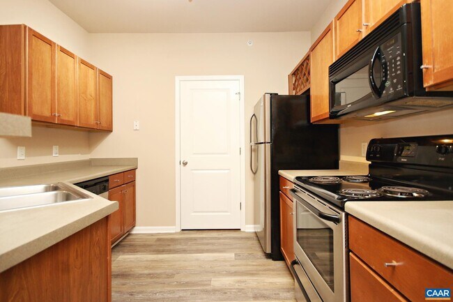 Building Photo - 745 Walker Square