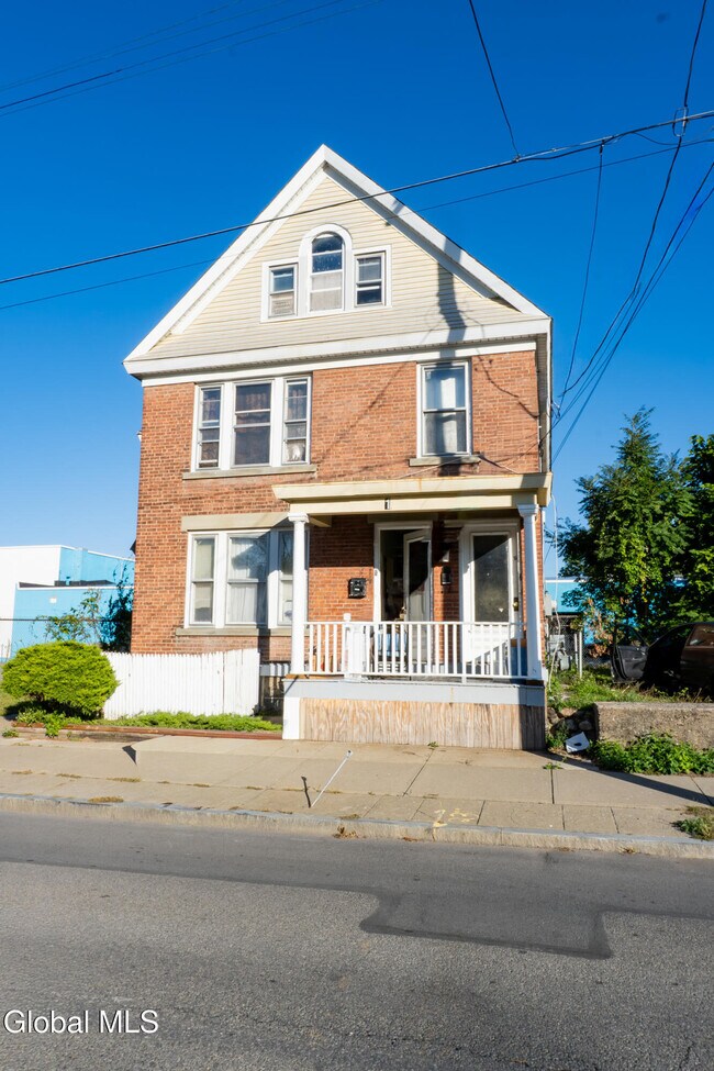 Building Photo - 1 Chestnut St