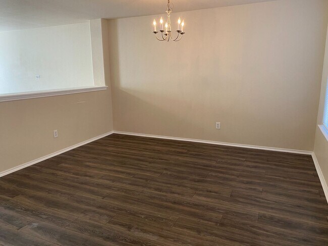 Building Photo - 5123 Fountain Hill