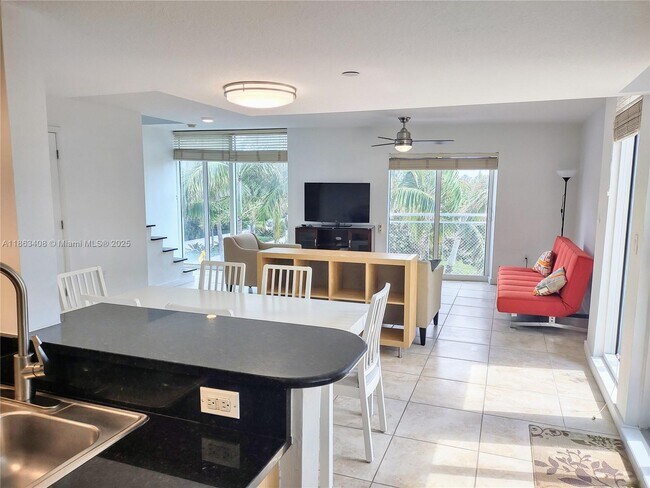Building Photo - 7600 Collins Ave