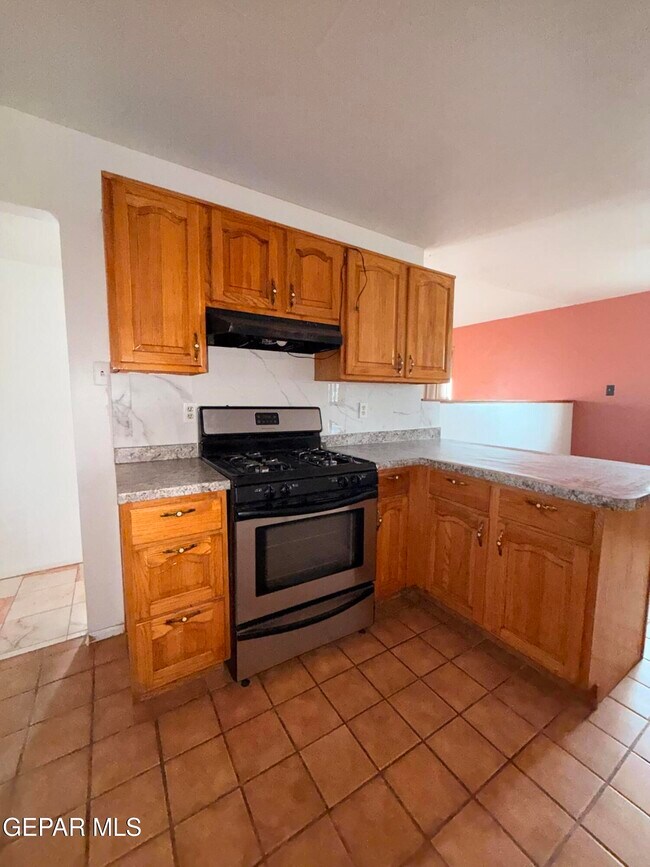 Building Photo - 5313 Tropicana Ave