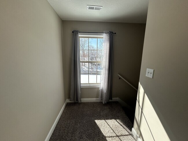 Building Photo - 518 Burgess CT