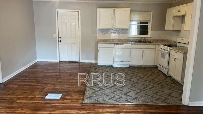 Building Photo - 2364 Brackett St SW