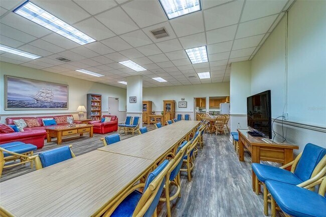 Building Photo - 400 Island Way