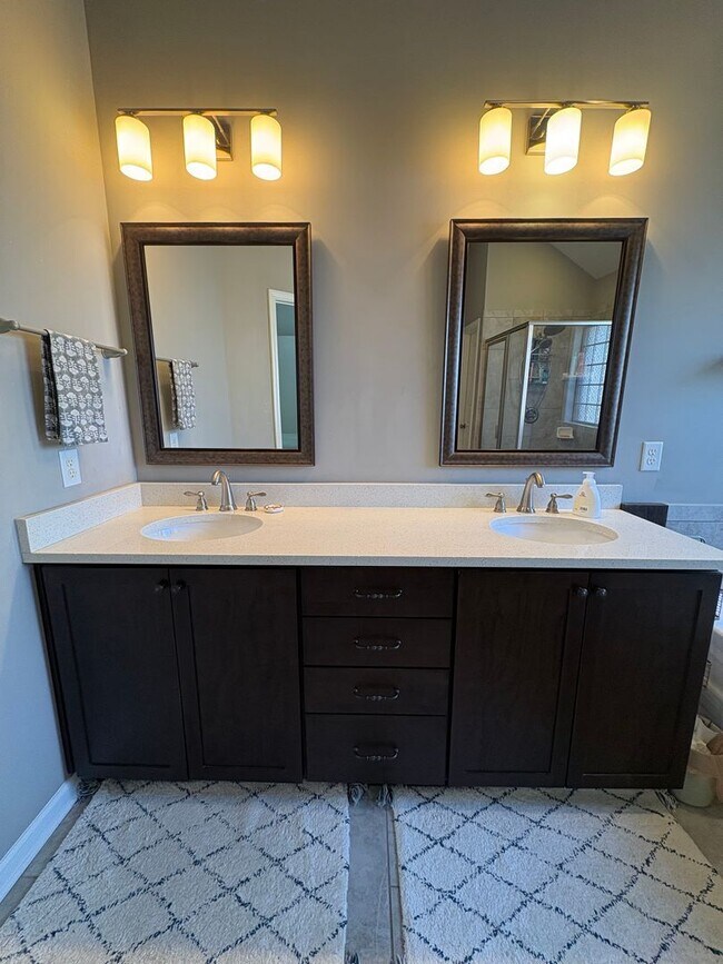 Building Photo - Woodland Creek Rental