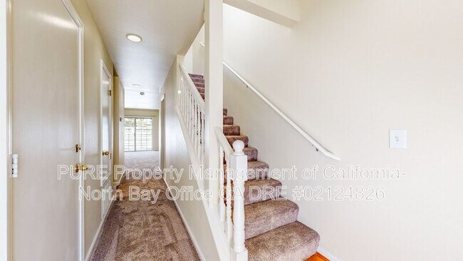 Building Photo - 520 Laurel Grove Cir