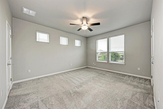 Building Photo - 5408a Baythorne Dr