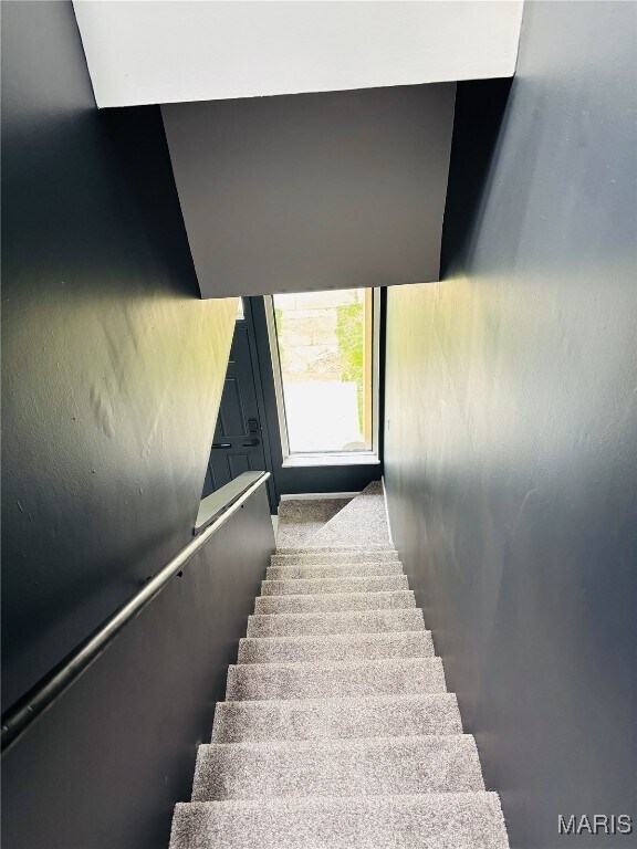 Building Photo - 2262 S Jefferson Ave