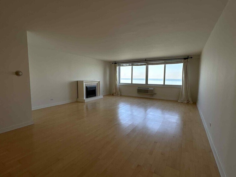 Building Photo - 1440 N Lake Shore Dr