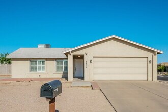 Building Photo - 8402 S 15th Way