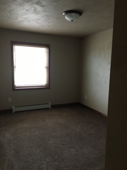 Building Photo - 3115 W Glenpark Dr