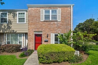 Building Photo - 1227 Country Pl Dr