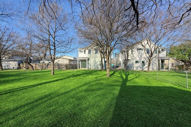 Building Photo - 600 Springdale Rd