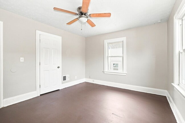 Building Photo - 130 S Highland Ave
