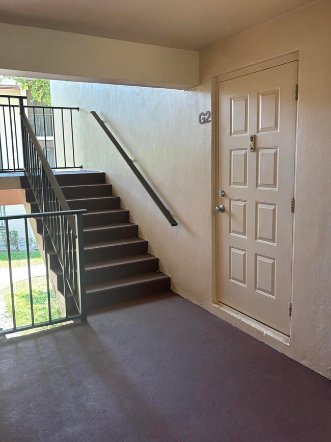 Building Photo - 201 Foxtail Dr