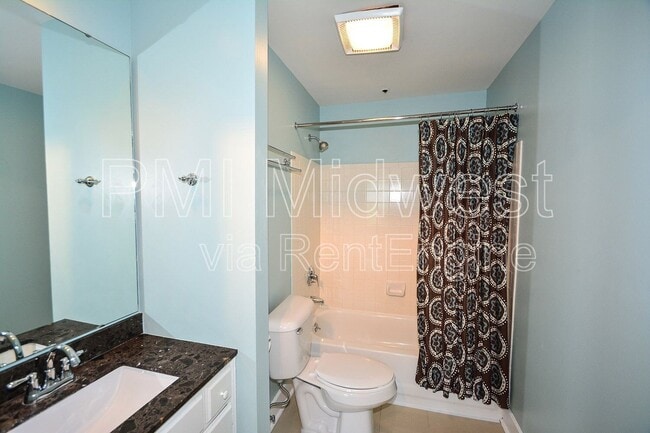 Building Photo - 430 N Park Ave