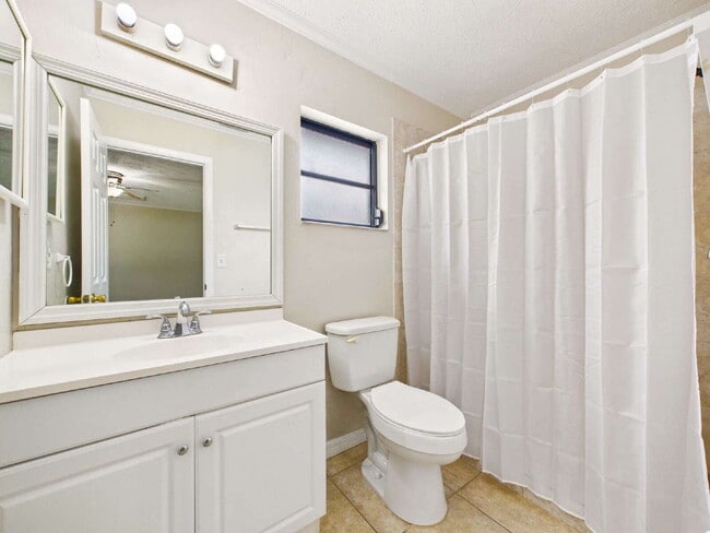 Building Photo - Single-Family Home in Fort Myers | 3 Beds,...