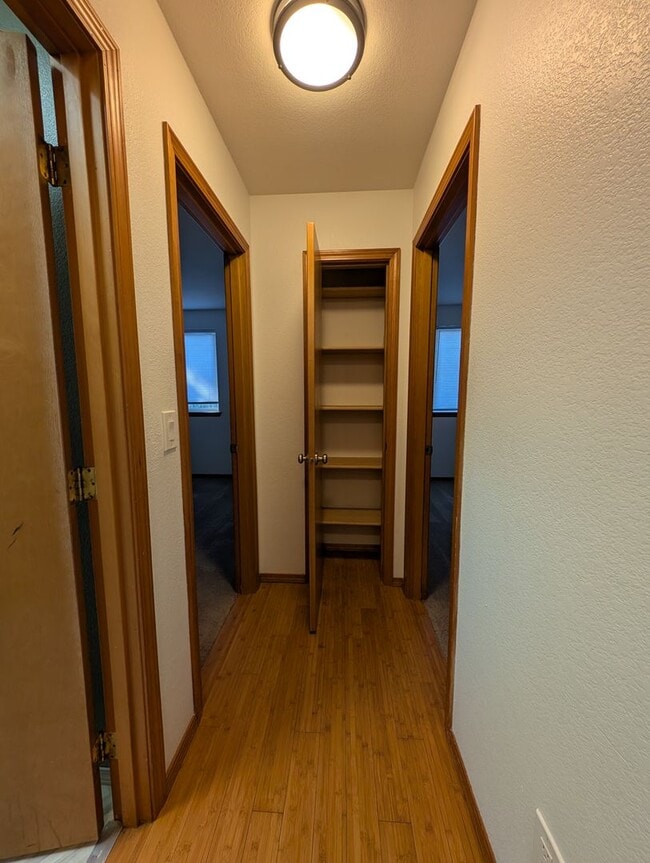 Building Photo - Well Maintained PO 3 Bedroom, HUGE FENCED ...